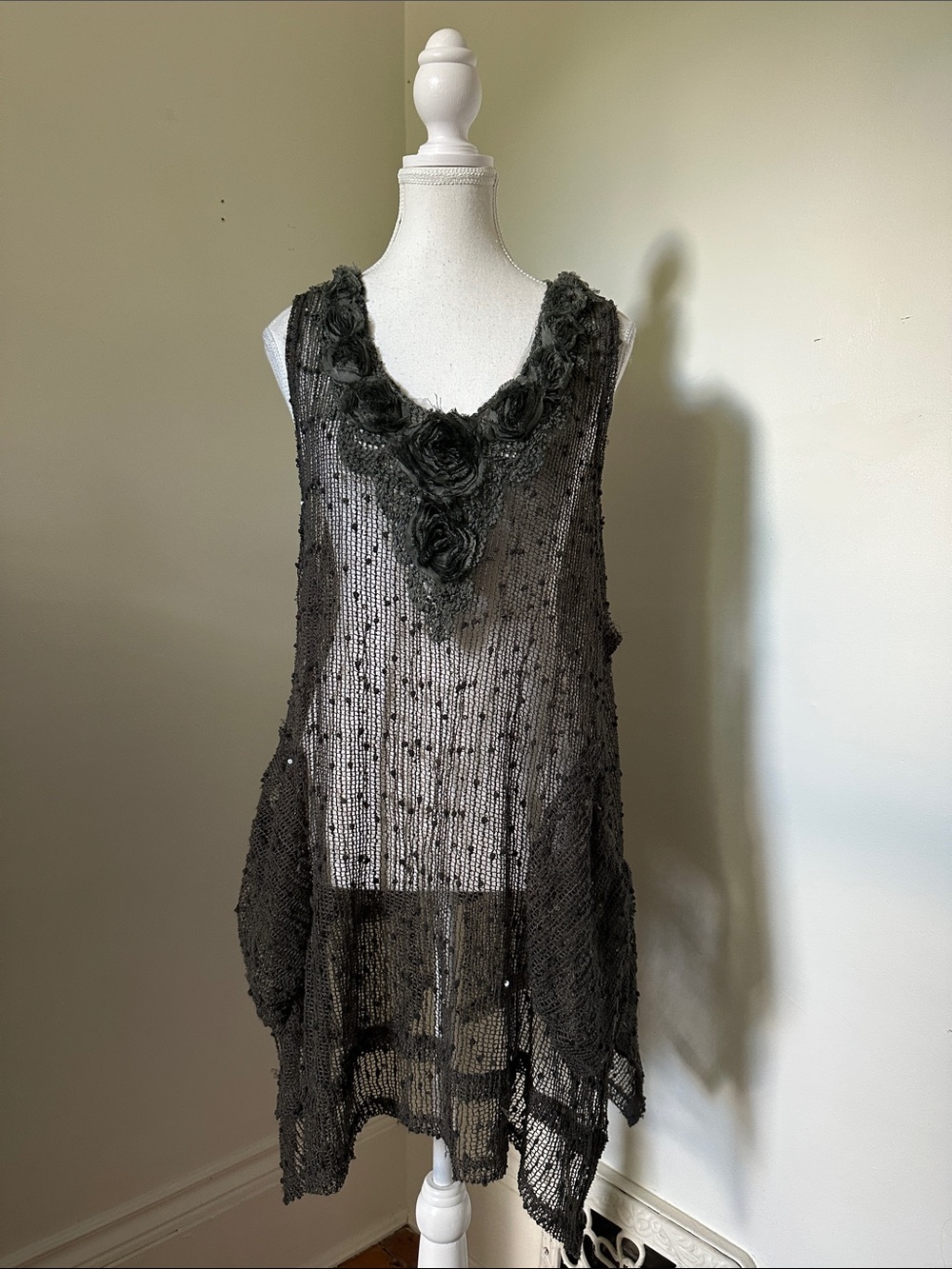 PLUM LOCO Grey Open Knit Floral Artisan Lagenlook Whimsical Boho Tank Top XL